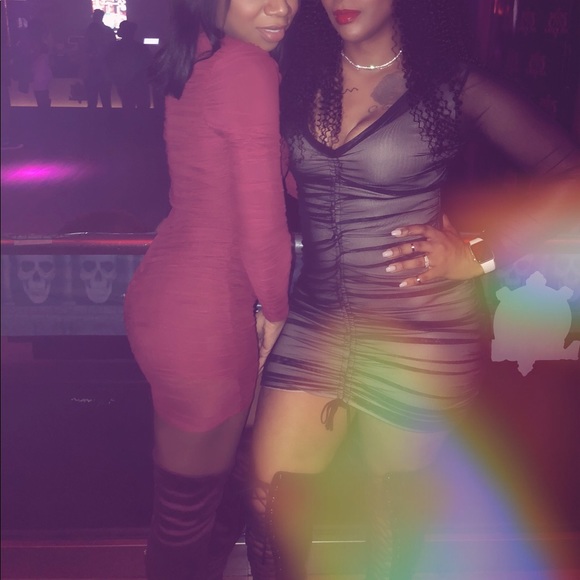 Black and nude dress - Picture 2 of 2